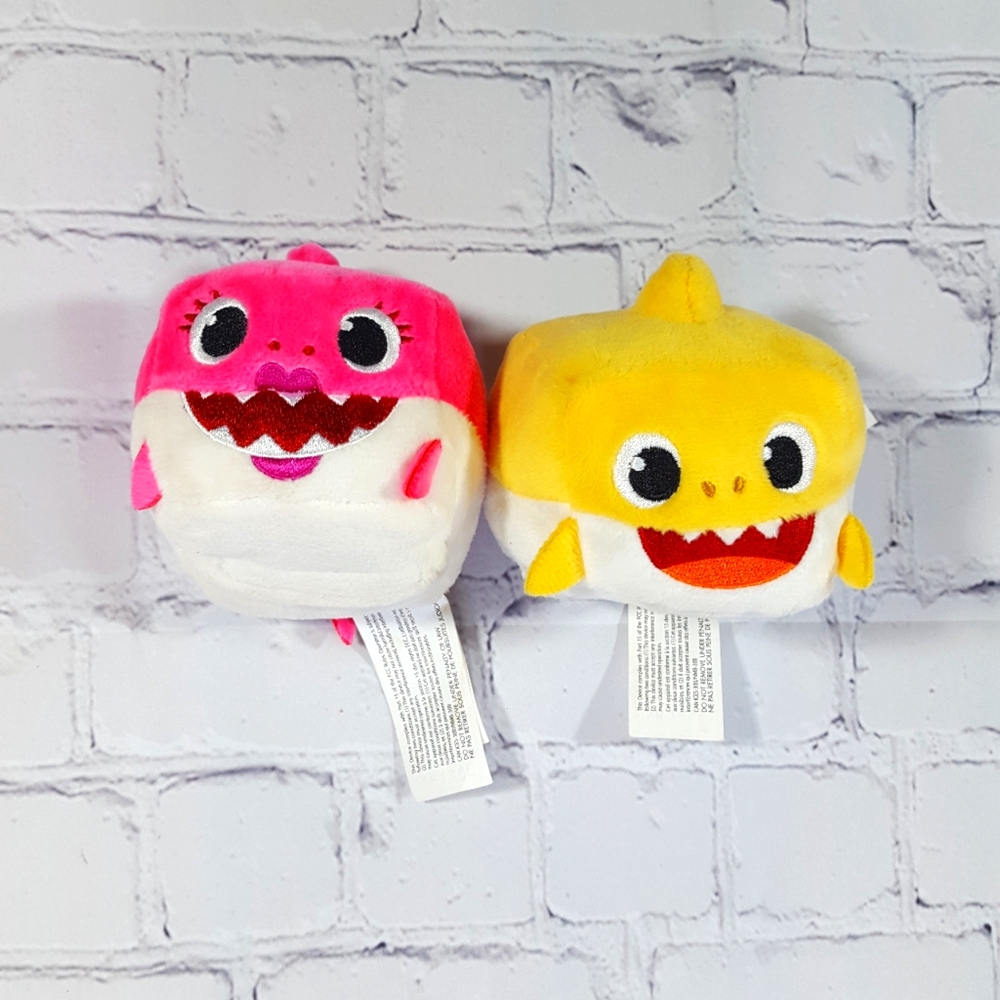 Wowwee Pinkfong Baby Shark Official Singing Cube Plush SET OF 2 EUC